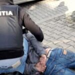 Focuri de armă în centrul Râmnicului: un bărbat a tras cu pistolul airsoft spre mașina unei mirese