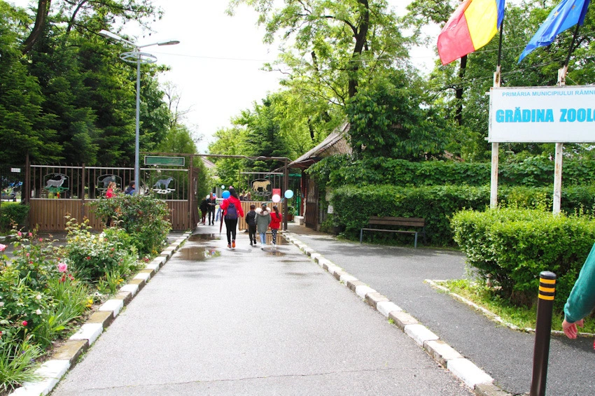 Grădina Zoologică din Ostroveni va fi deschisă în fiecare zi a mini-vacanței de 1 Mai și Paști