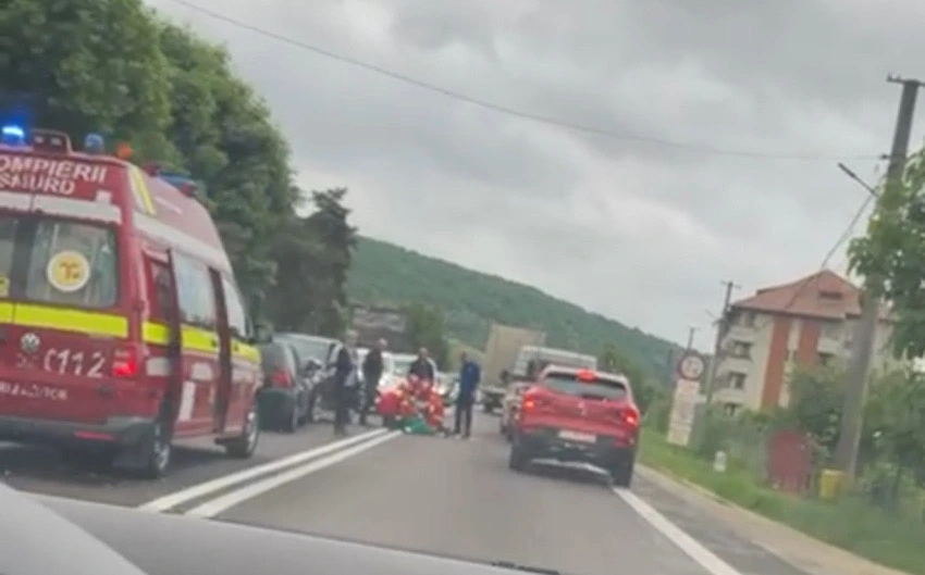 FOTO. ACCIDENT GRAV la BUJORENI. Două șoferițe transportate la spital …