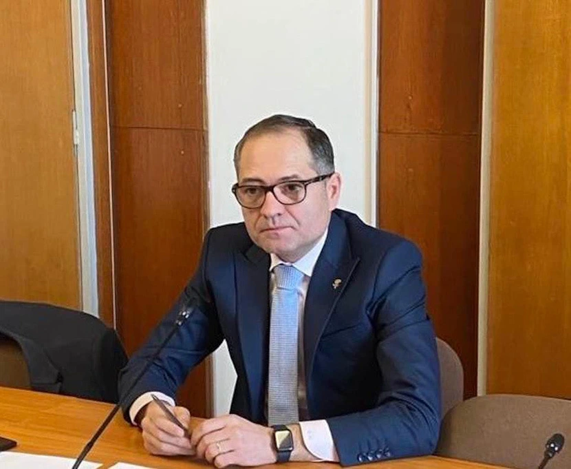 Senatorul Bogdan Matei susține un proiect legislativ care prevede ca persoanele cu handicap să beneficieze de documentele pentru transportul gratuit, fără să se mai deplaseze până la sediile DGASC ca să le ridice