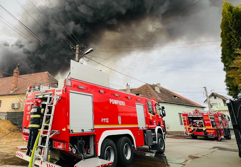 Pompieri incendiu general