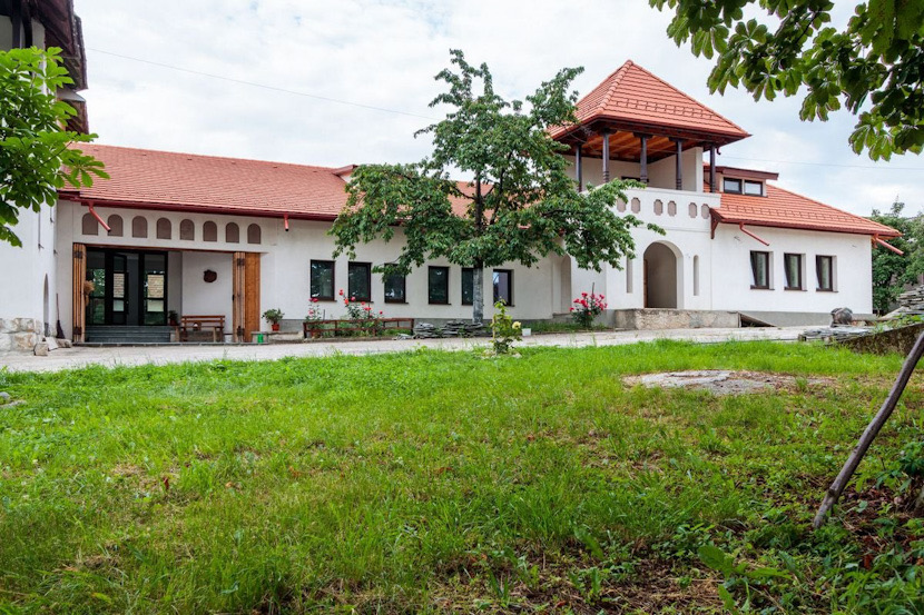 Conacele Vâlcii – Rute boierești în patrimoniul cultural vâlcean. Conacul Lahovary de la Budești – istorie boierească și renaștere discretă