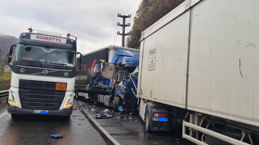 0061906D-25CA-487D-85B0-7BFF59D6A806