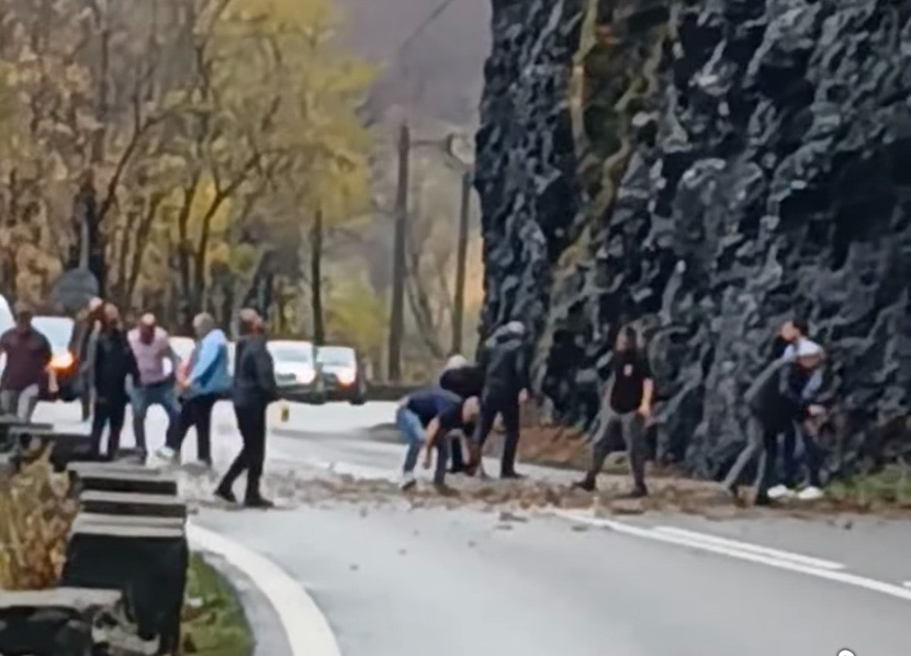 Caderi de pietre pe Valea Oltului