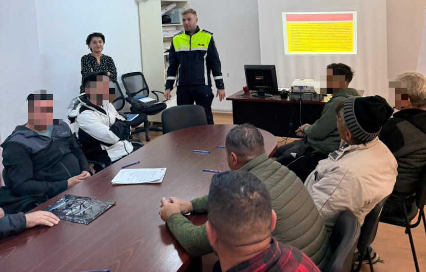 EEAE3266-68AB-4F1B-896A-D48686BD890B