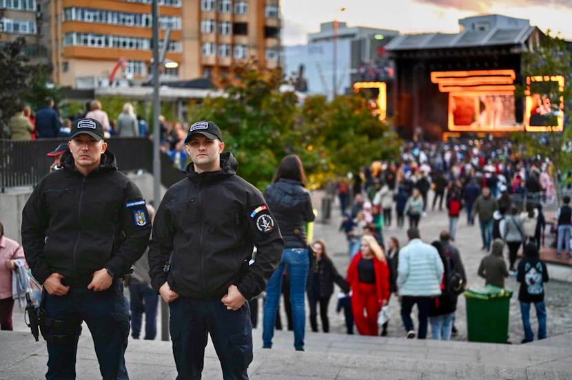 F9CFC73F-8C34-4FED-BCD5-F3191E28183A