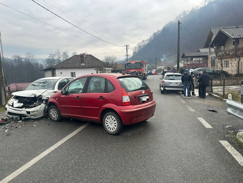 6569AA45-7F08-44CE-9959-436597BD3B64