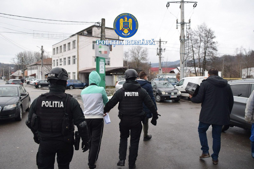 F73311EE-9324-4747-88FD-38E08A83A65C