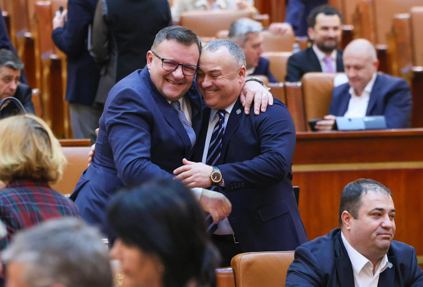 9ACB5CA4-7683-4137-AAFA-4B6980D6CB39