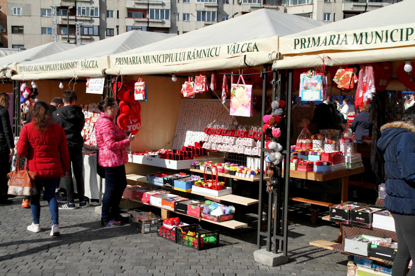 E637D025-3053-4709-BB9D-4B5B015D6CD2