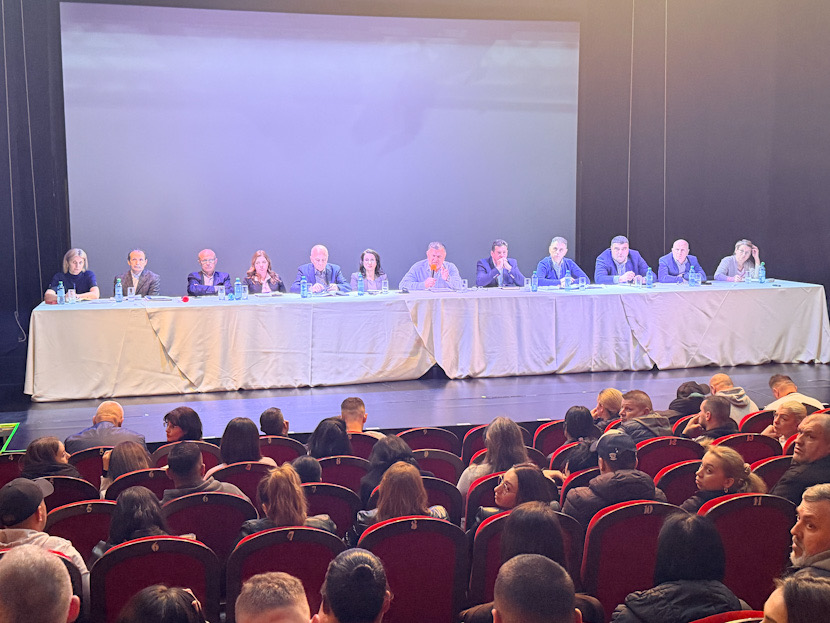 29518F30-59A9-4AC8-A13B-4D28E06DF723