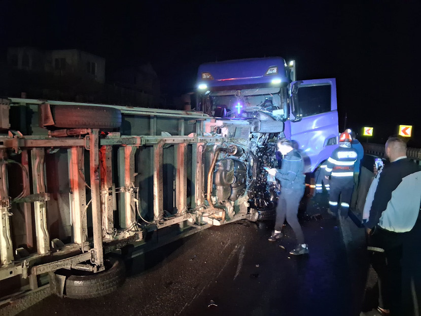 8A2679CE-2E9D-465F-AF69-B5BC18AAEA78