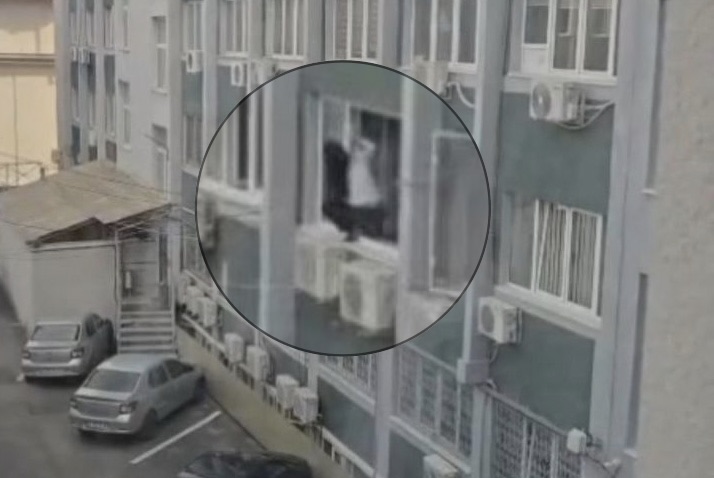 E1F95145-D7E1-4059-8F2B-DBA87C43729B