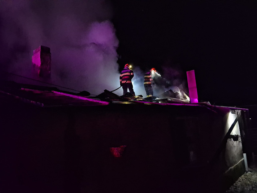 FCE6E8ED-F853-476D-82C7-A555DAF67A41