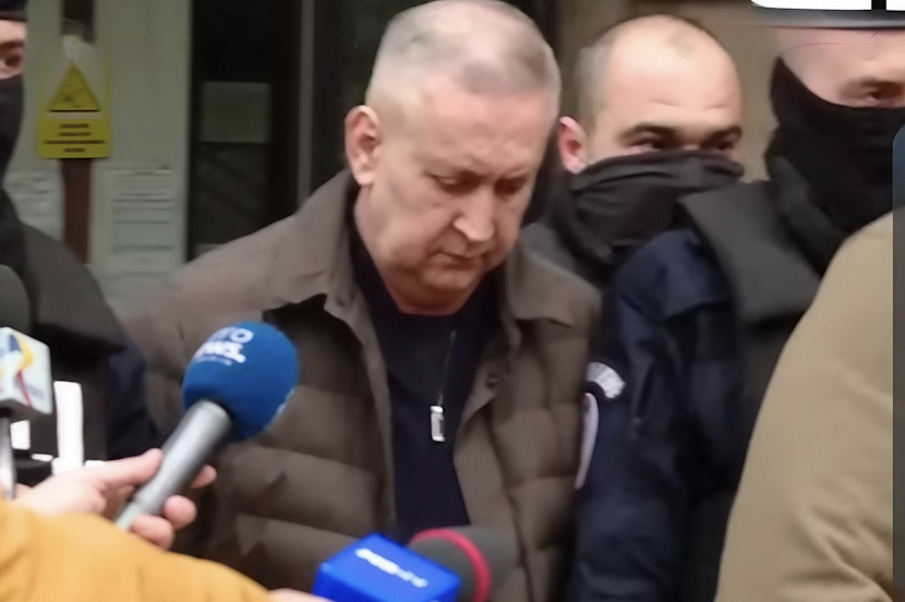 3F19B830-6991-4A99-A66B-42E772AEC1DE