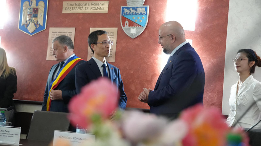 FOTO. Ambasadorul Chinei, întâlnire la Vâlcea. Idei de parteneriate mari cu CJ