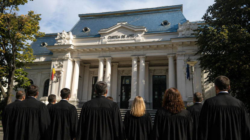 Curtea de Apel Pitesti judecatori